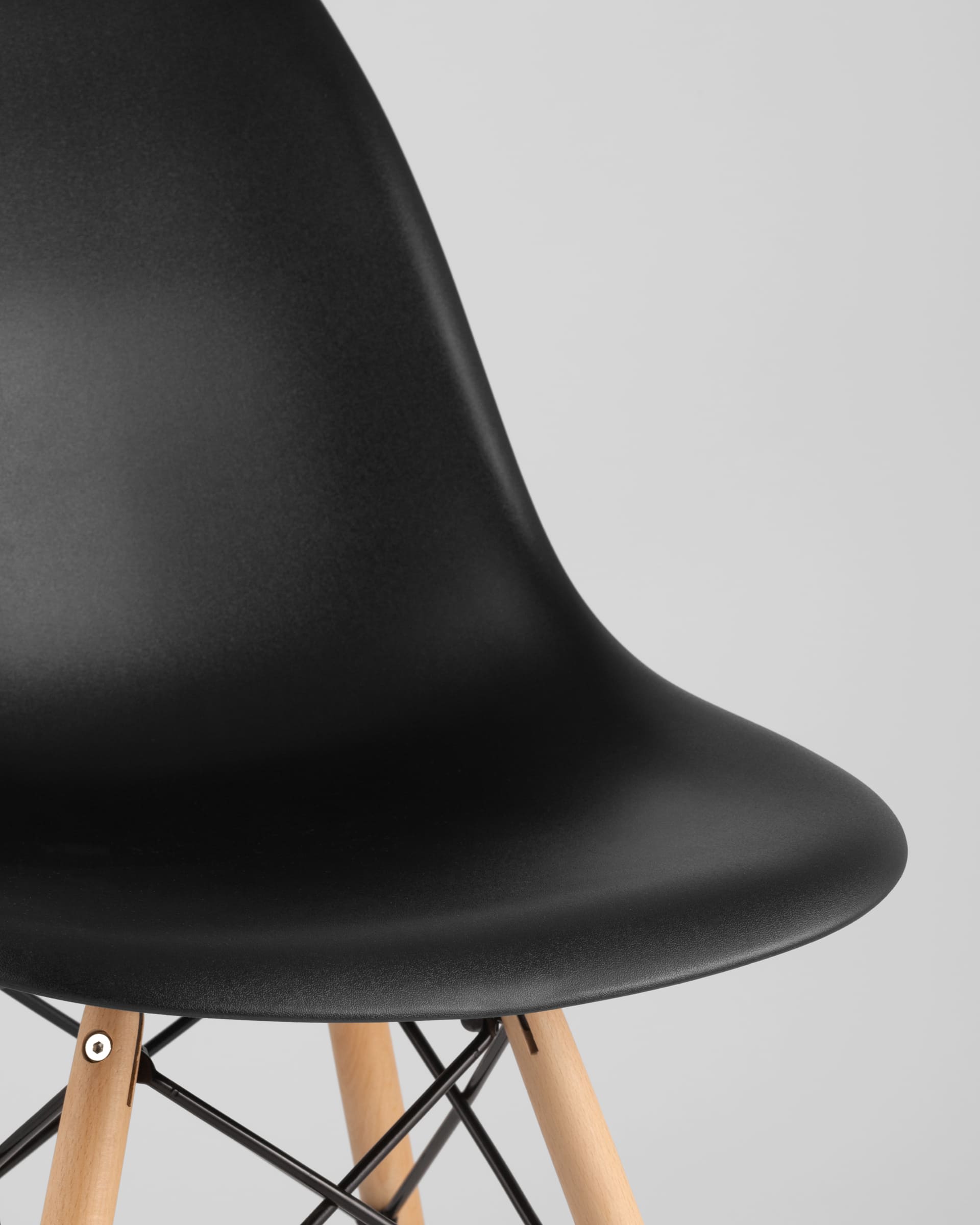 Комплект стульев Eames DSW черный x4 шт